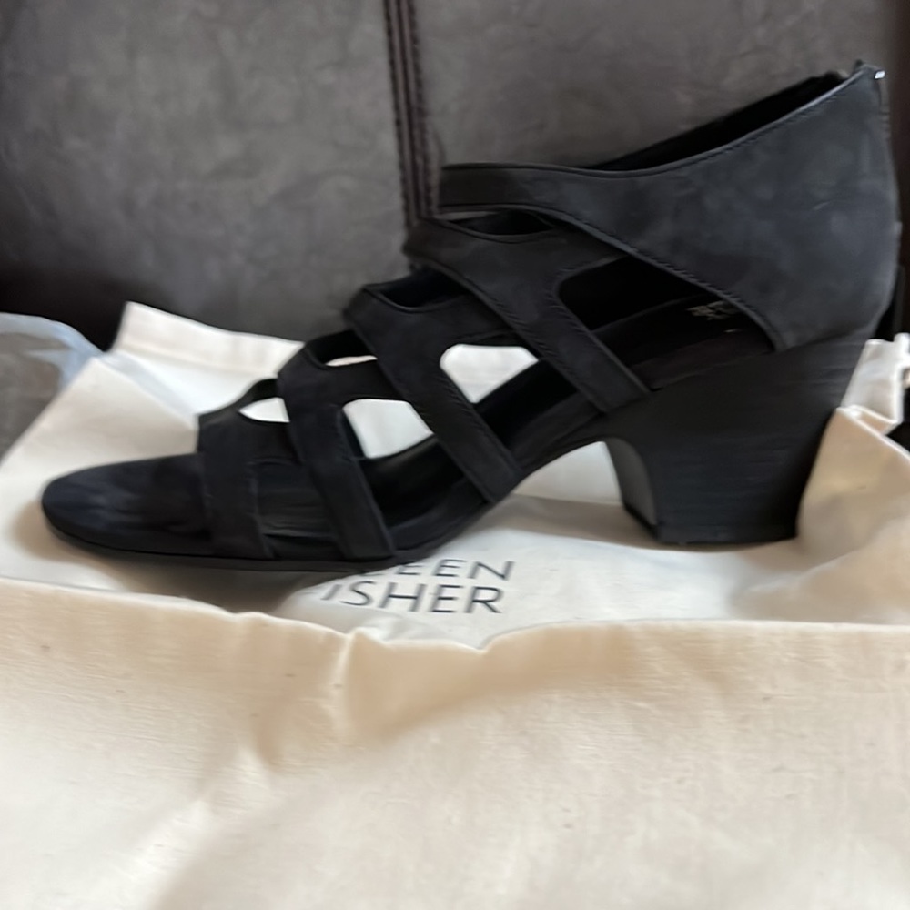 Eileen Fisher Dawson Strappy Sandal Size 9.5 - Nubuck Black